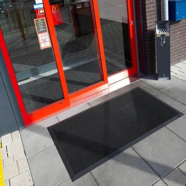 ringgummimatte-aussen-restaurant